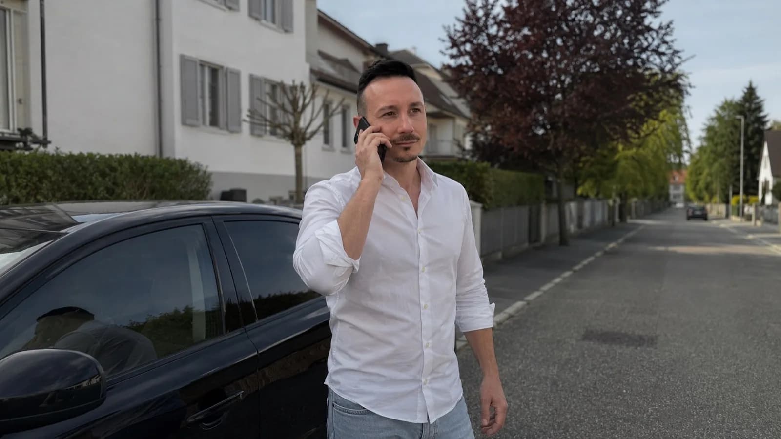 Manuel Dandler unterwegs am Telefon